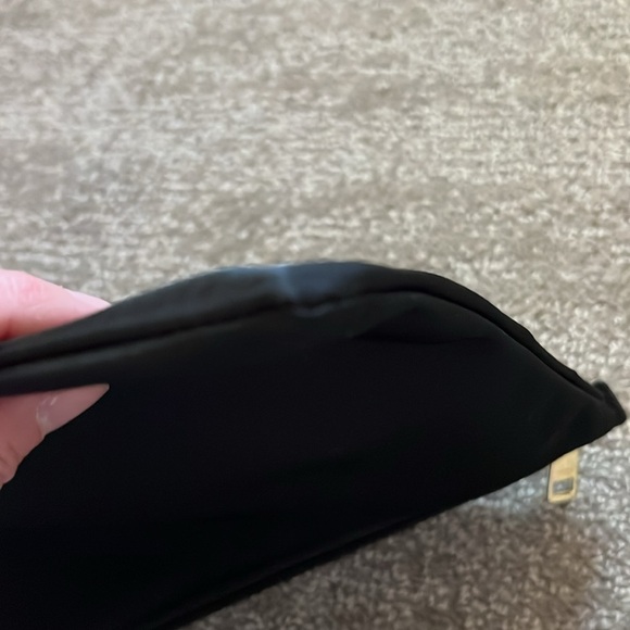 Tumi Black Toiletry Bag - Picture 9 of 9